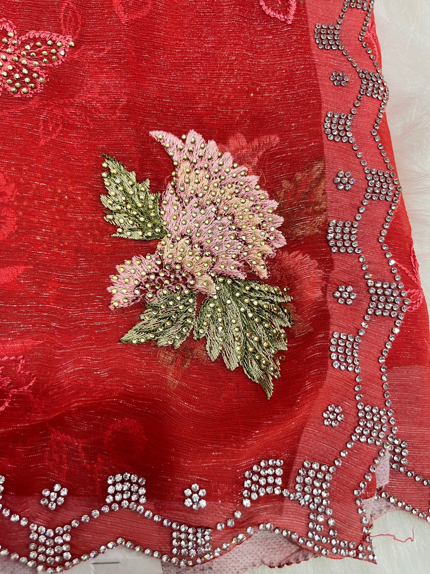 Stone scalpe border resham butti