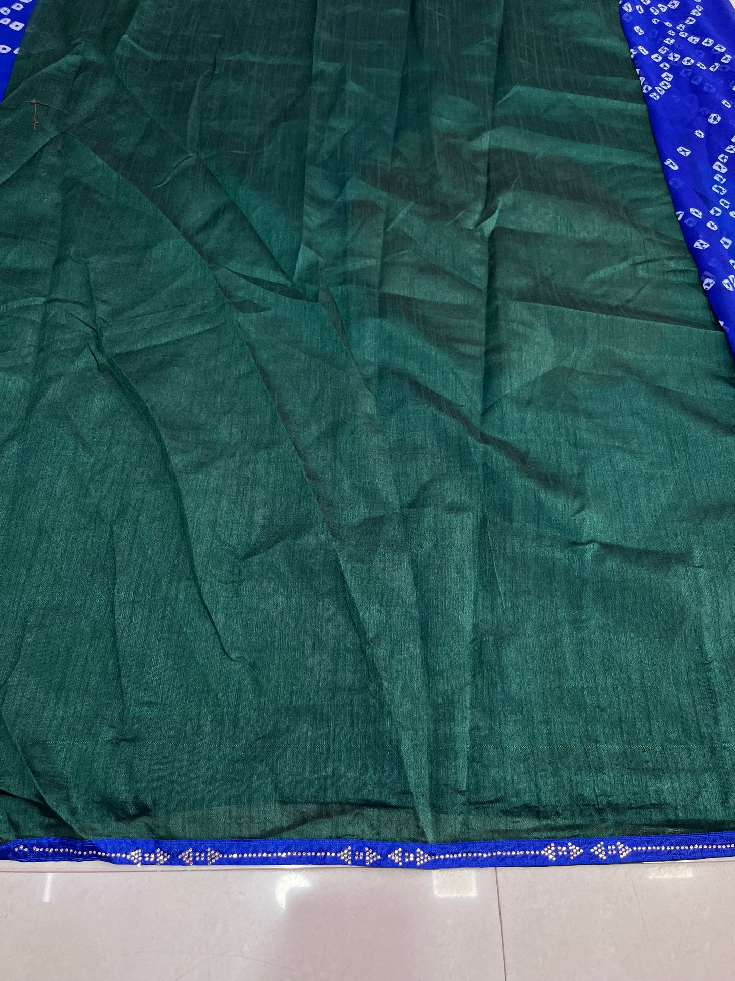 Ghewar bandej with stone lace
