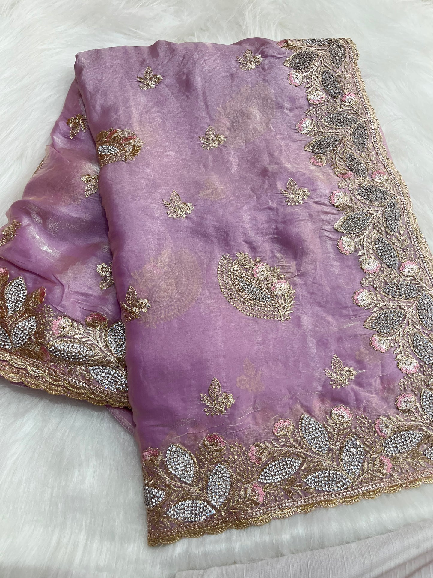 Levendor HO SILK  saree