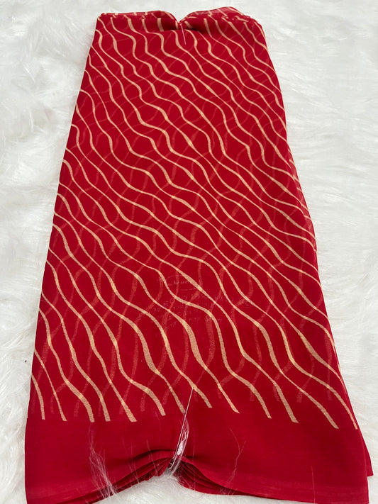 red lehriya saree