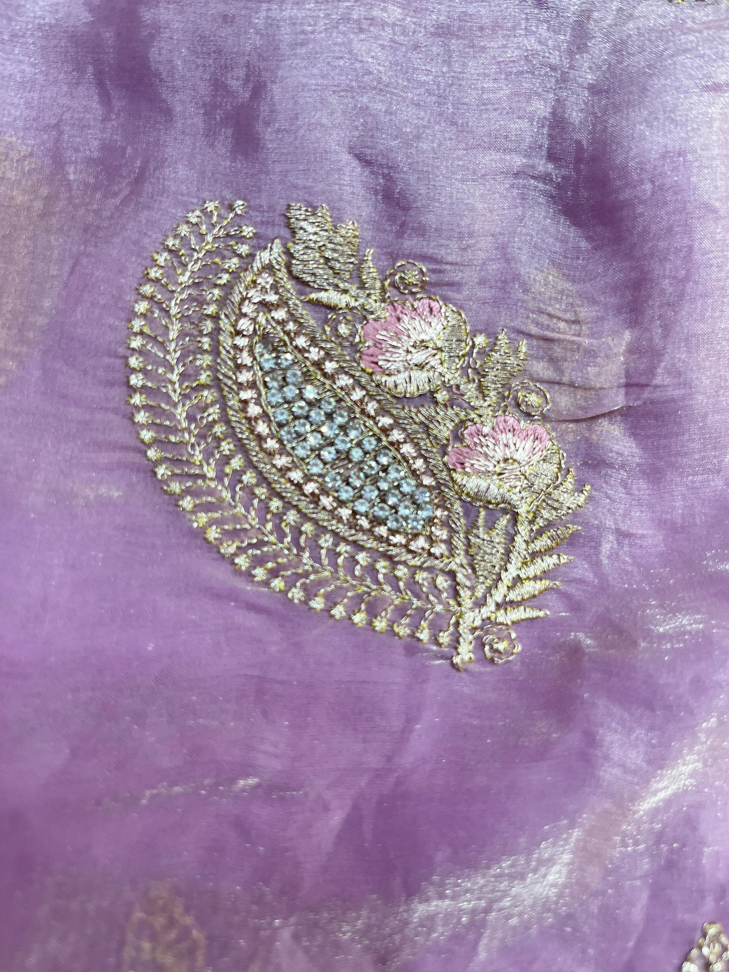 Levendor HO SILK  saree